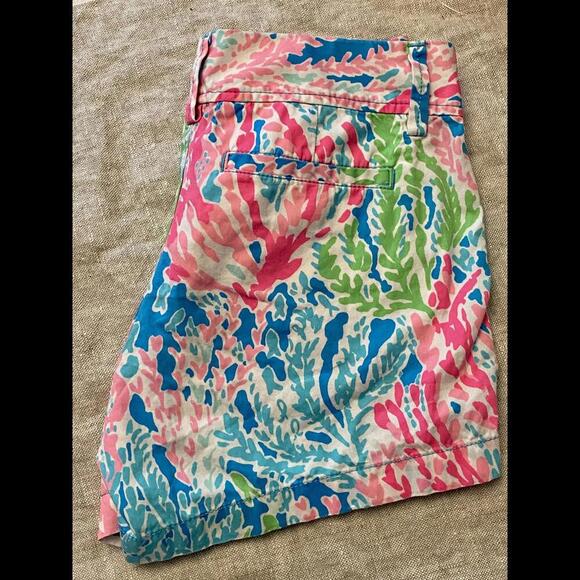Lilly Pulitzer Floral Print Callahan Shorts - Picture 3 of 10
